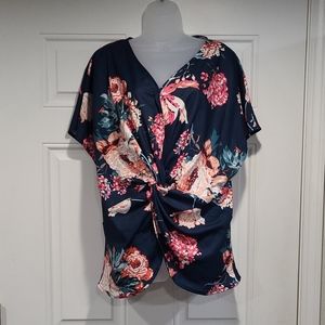 💙 TOP: Vneck Floral Short Sleeved Top